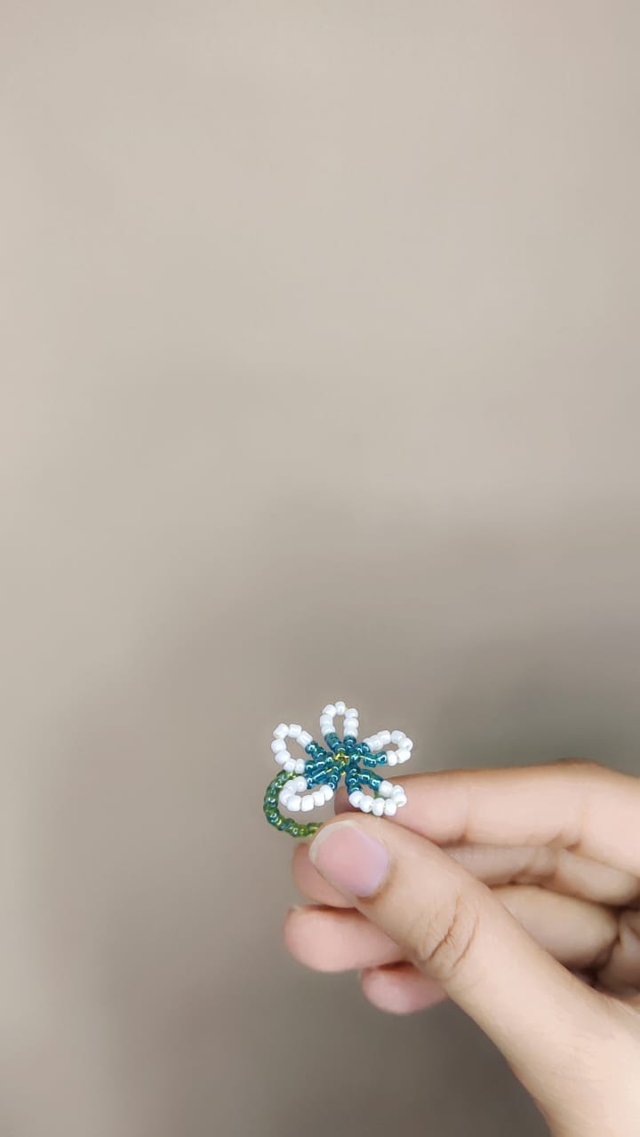 Daisy Bloom Bead Ring